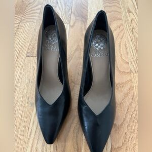 Vince Camuto Black leather Ishani pumps 7.5 like new